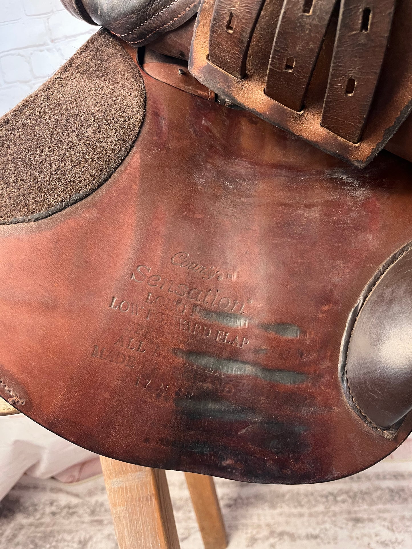 County Sensation | 17” | Low Forward Flap