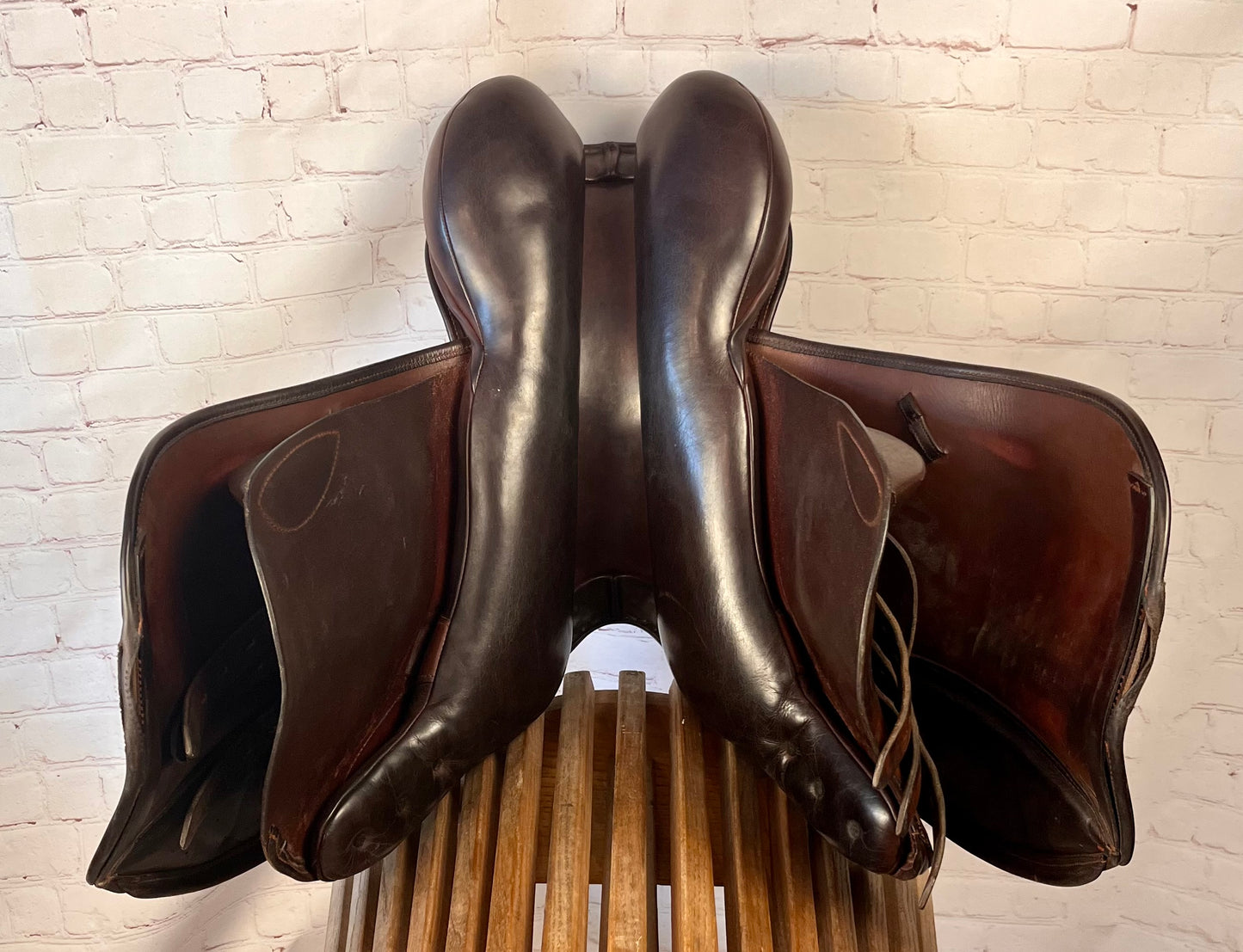 County Sensation | 17” | Low Forward Flap
