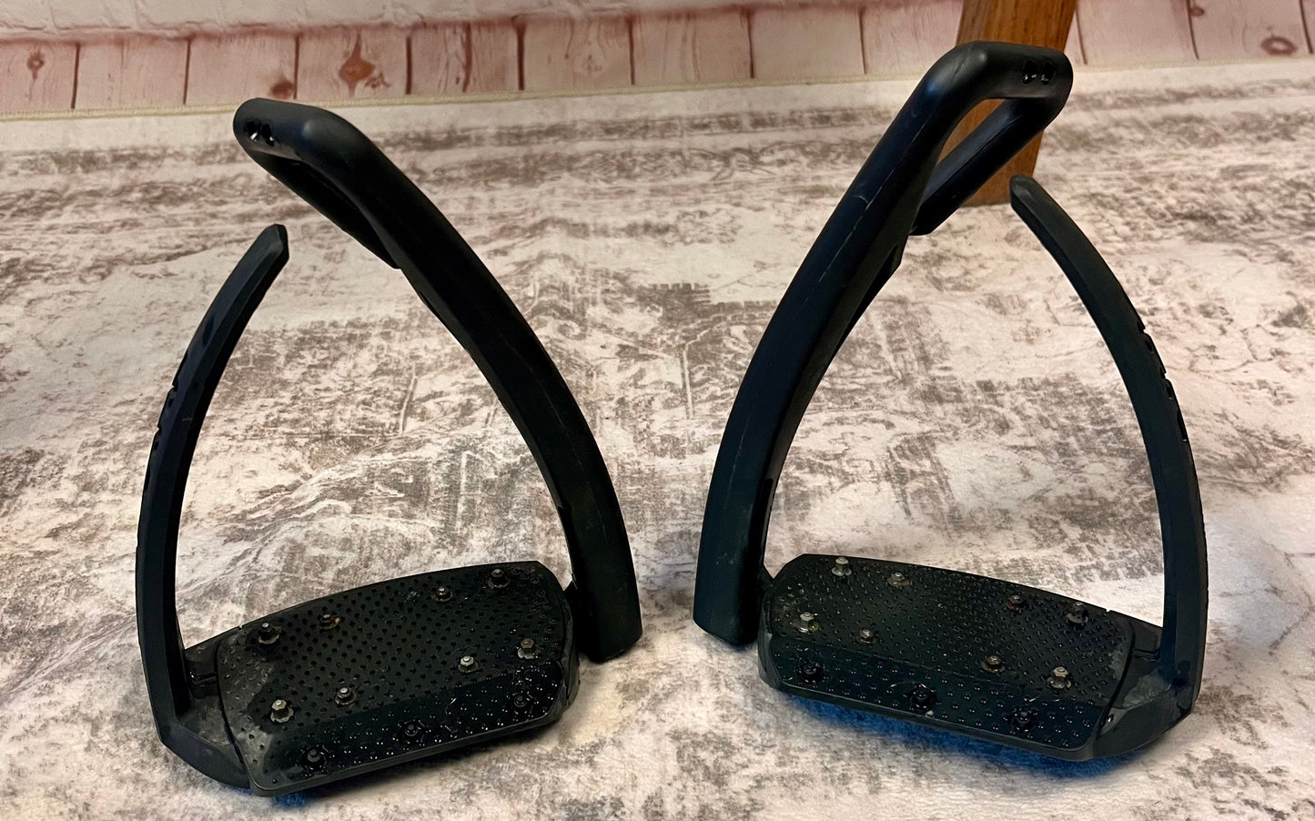 Free Jump Stirrups | Adult